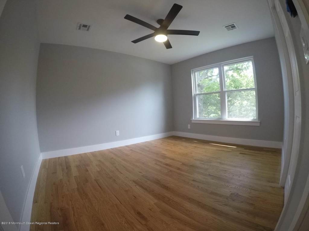 517 Asbury Avenue - Photo 10