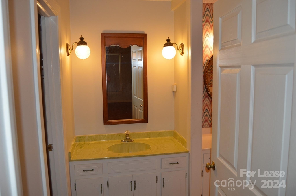 3216 Wentworth Street - Photo 13