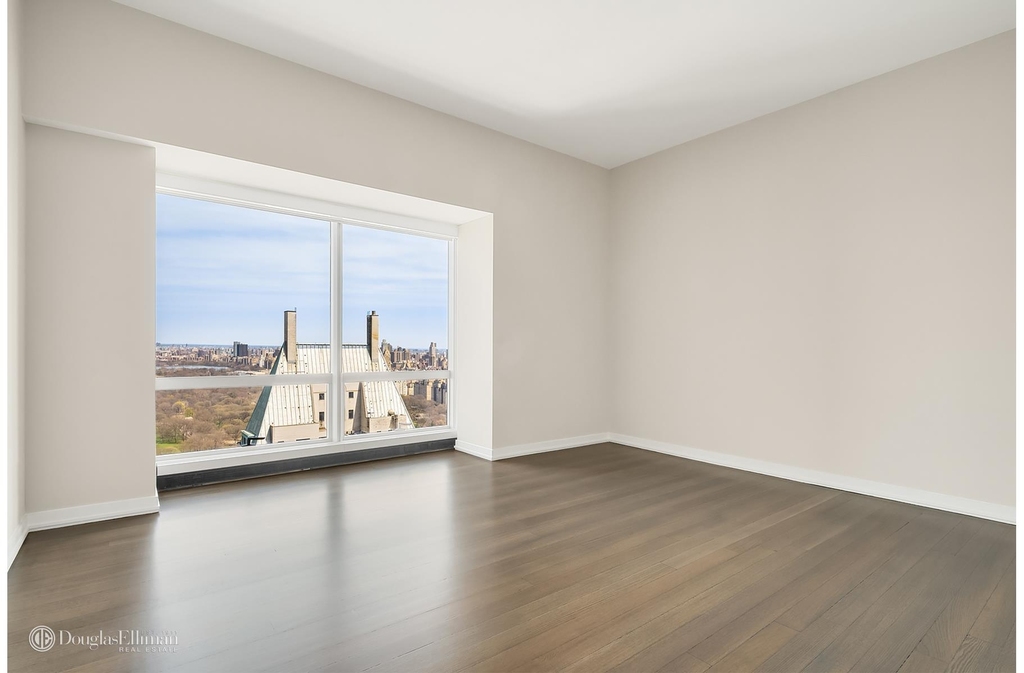 157 W 57th St - Photo 7