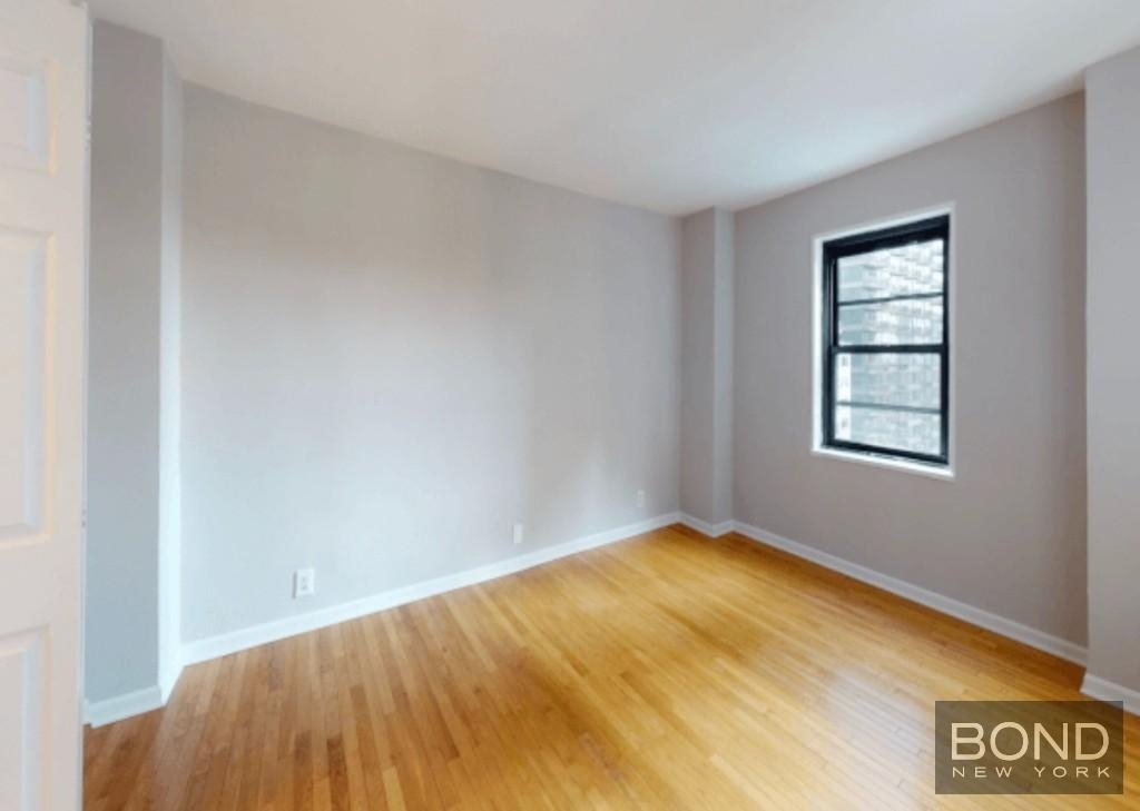 301 East 47th Street - Photo 7