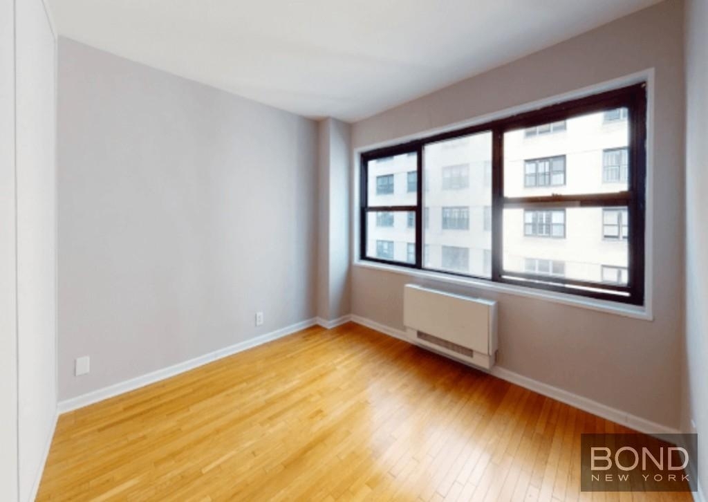 301 East 47th Street - Photo 6