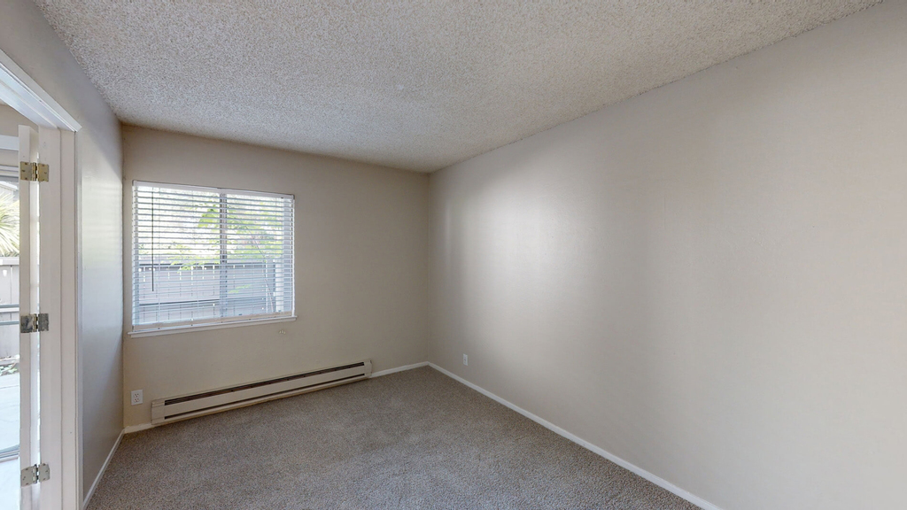 575 S. Rengstorff Avenue - Photo 3