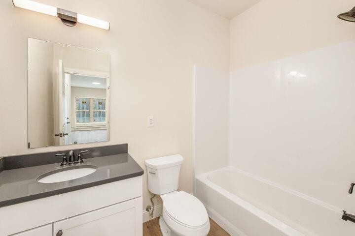 2577 N Downer Ave - Photo 5