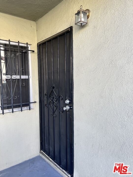 806 N Hobart Blvd - Photo 19