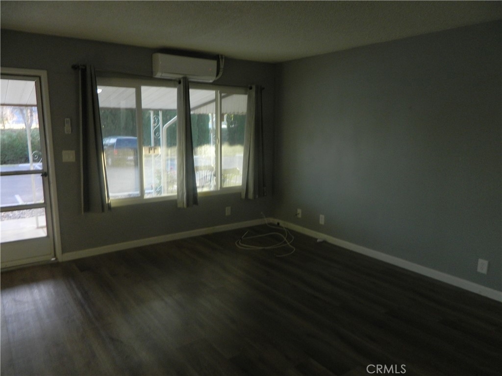 150 E Lakeshore Drive - Photo 3