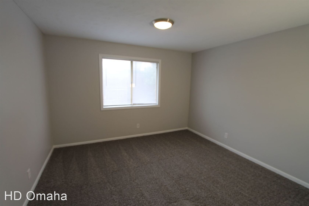 10715 O Street - Photo 9