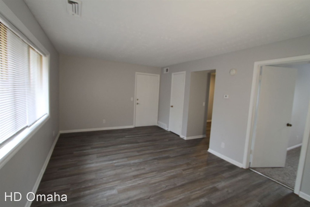 10715 O Street - Photo 6