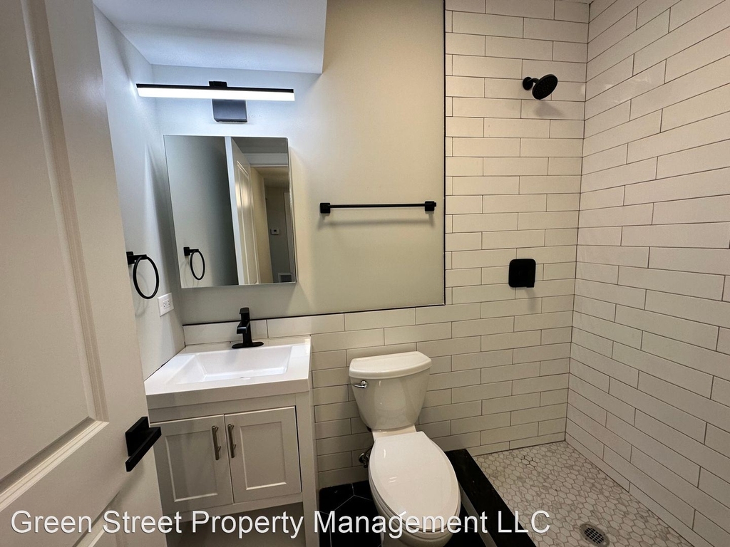 2207 W 18th - Photo 6