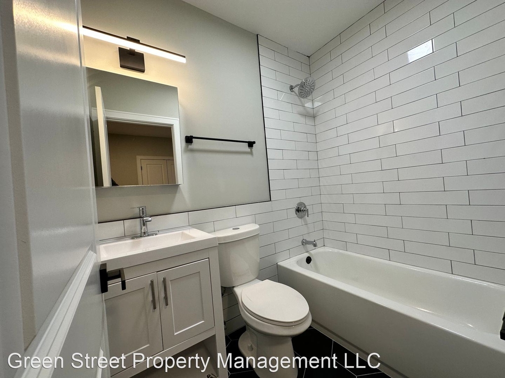 2207 W 18th - Photo 4