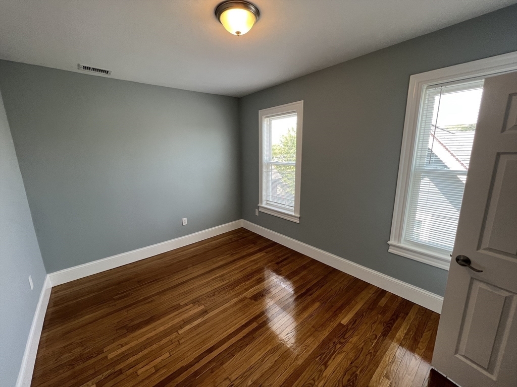 366 Highland Ave - Photo 6