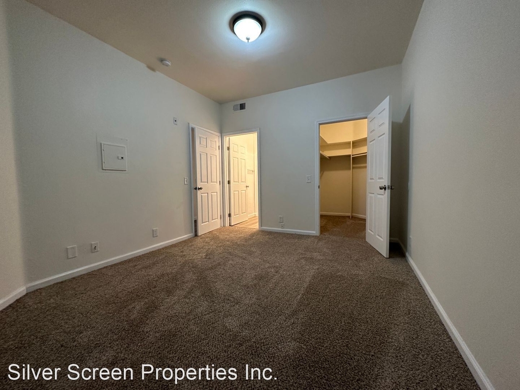 1229 N. Sycamore Ave. - Photo 7