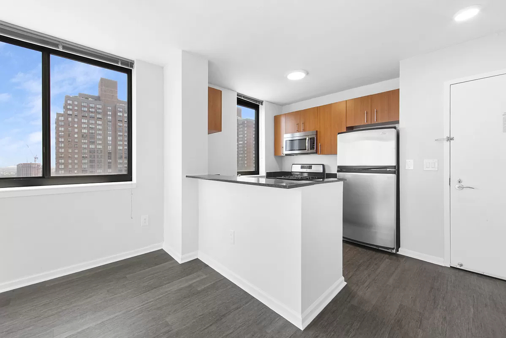 406 East 92nd Street - Photo 4