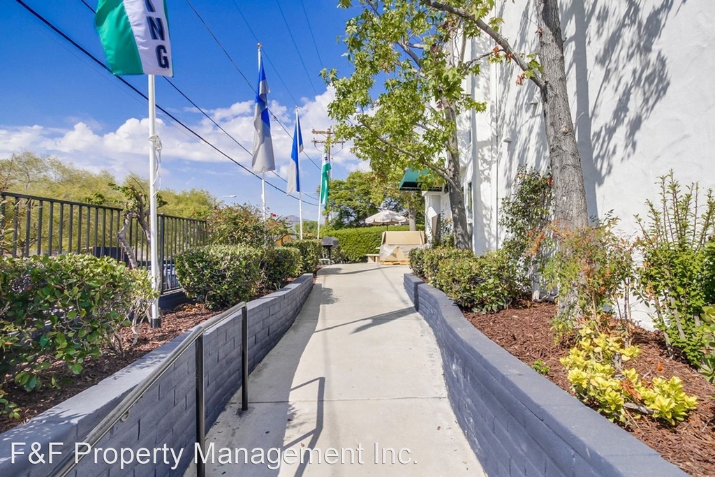 4969 Mills Street - Photo 17