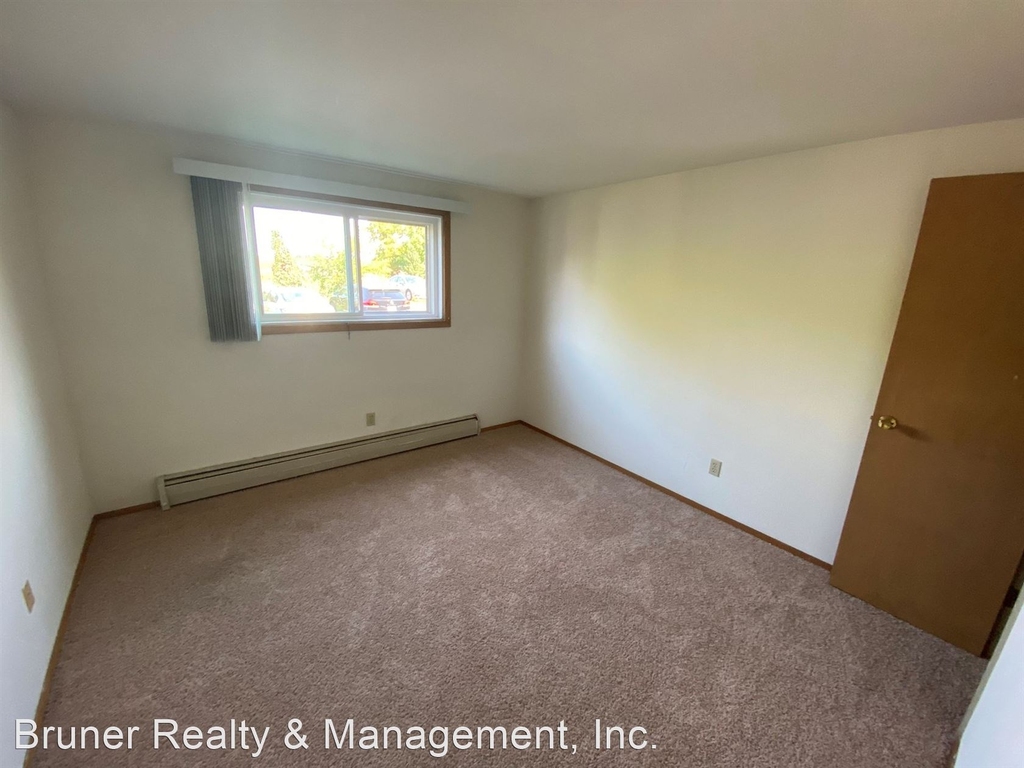 5022 Sheboygan Ave - Photo 8