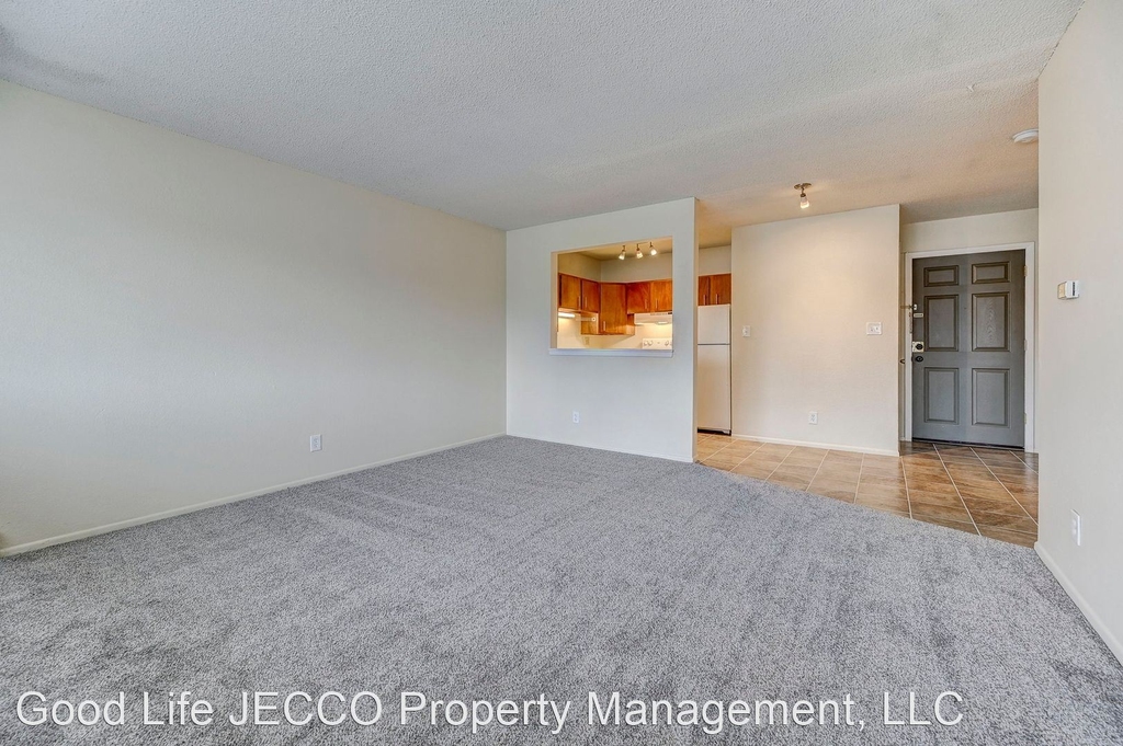 229 North Hancock Avenue - Photo 3