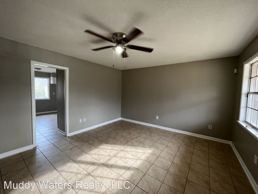 8864 Yorktown Drive - Photo 1