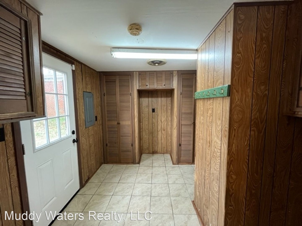 8864 Yorktown Drive - Photo 3