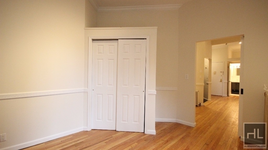 West 86 Street - Photo 5