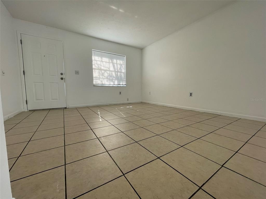 10407 N Jasmine Avenue - Photo 1