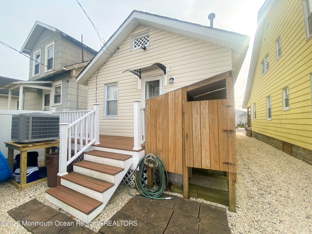 212 15th Avenue - Photo 12