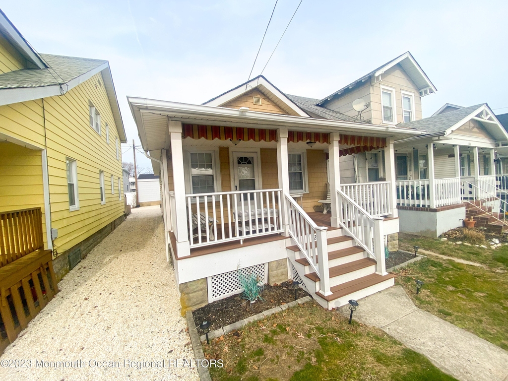 212 15th Avenue - Photo 1