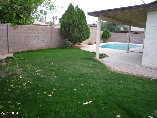 2217 S Las Flores -- - Photo 9