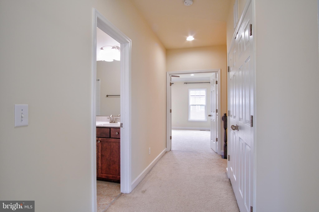 22275 Avery Park Terrace - Photo 4