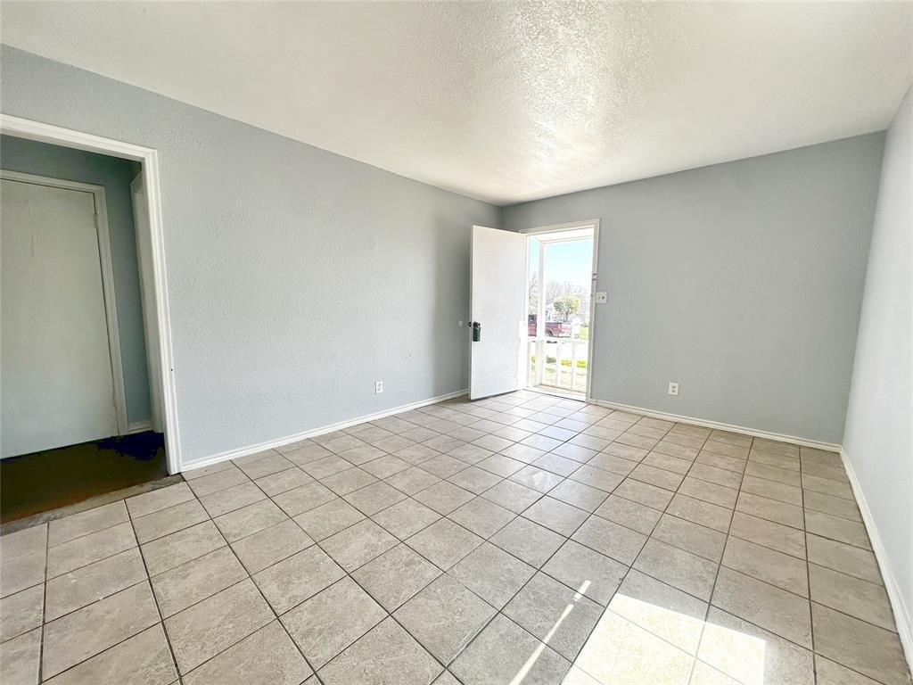 2125 Grayson Avenue - Photo 3