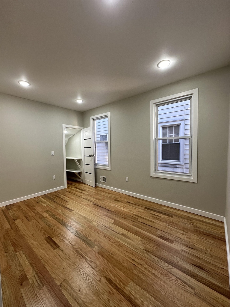 156 West 8th St - Photo 8