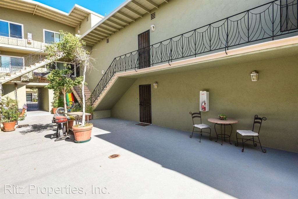 901 Manhattan Blvd. - Photo 1