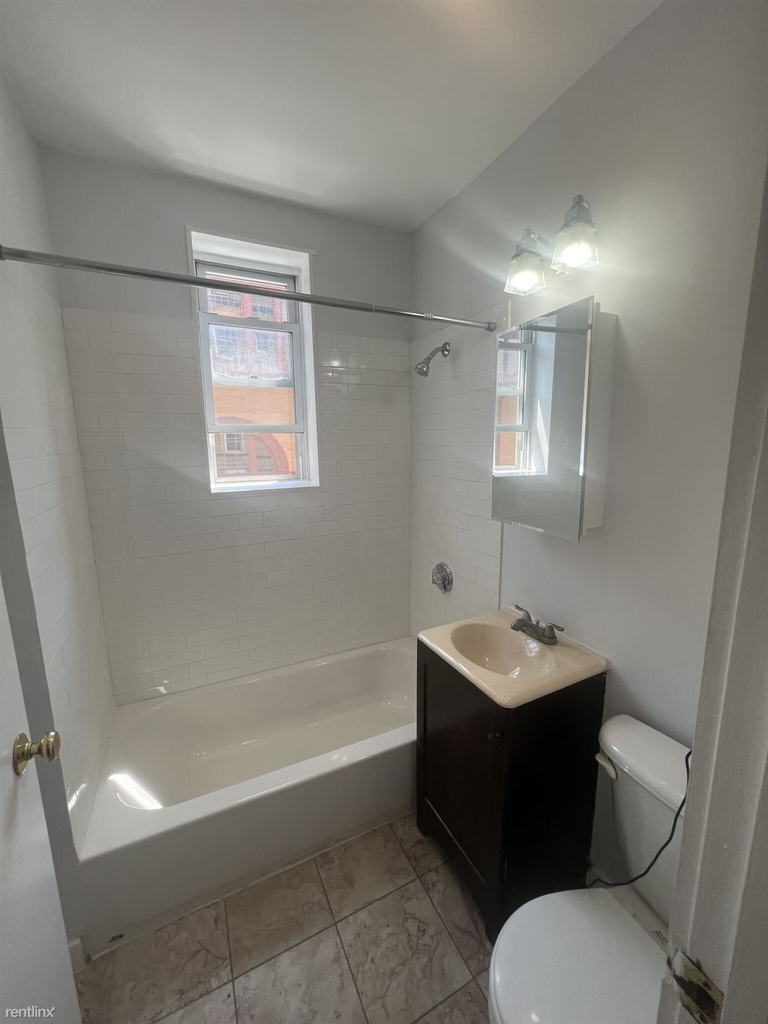 Hemenway St Apt 14 - Photo 17