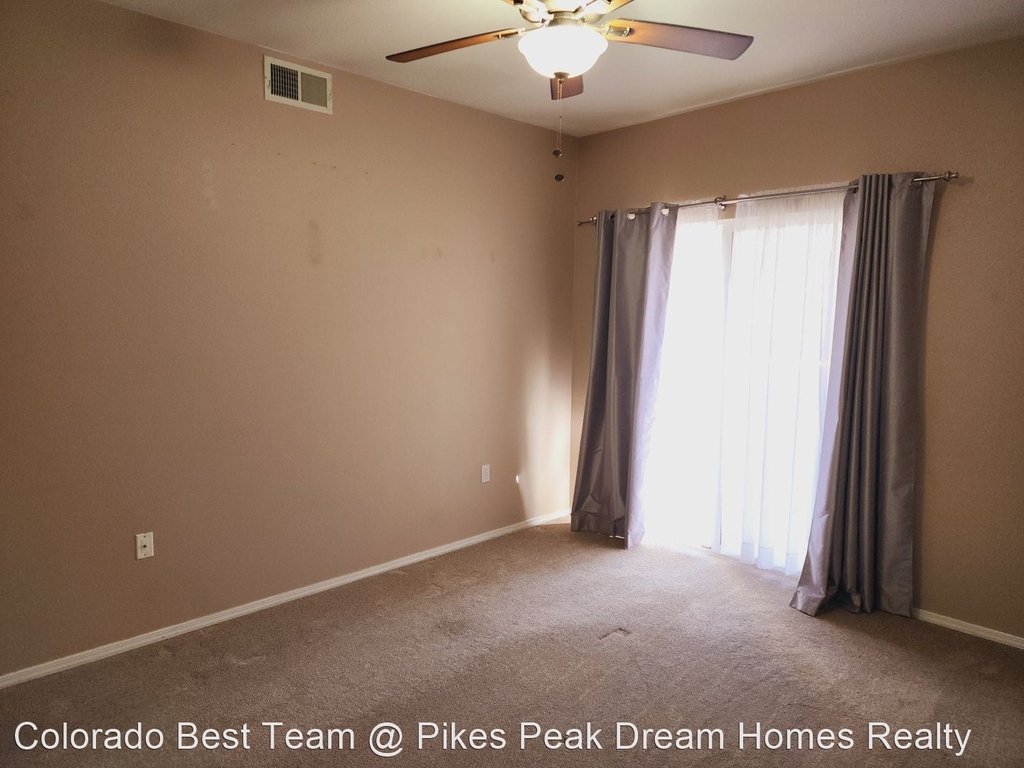 3710 Strawberry Fields Apt B - Photo 15