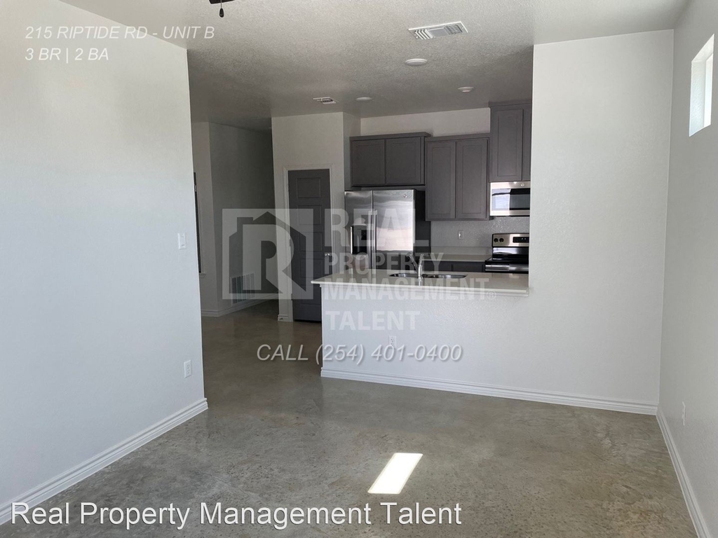 215 Riptide Rd - Photo 2