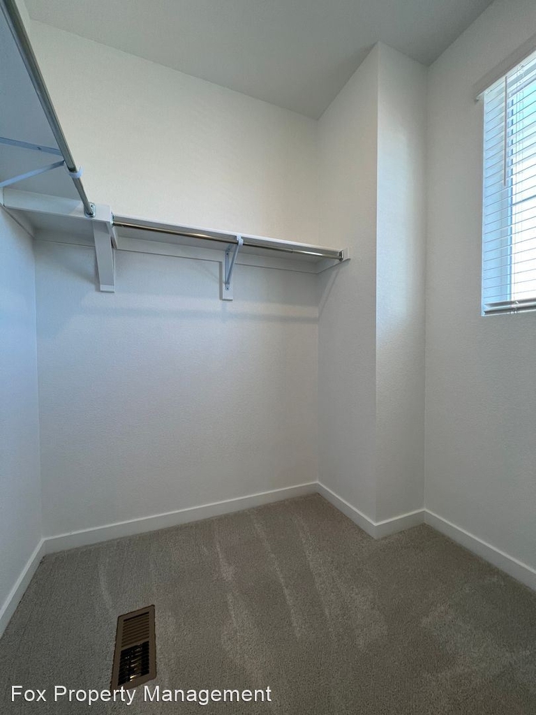 1512 Sun Wy - Photo 11