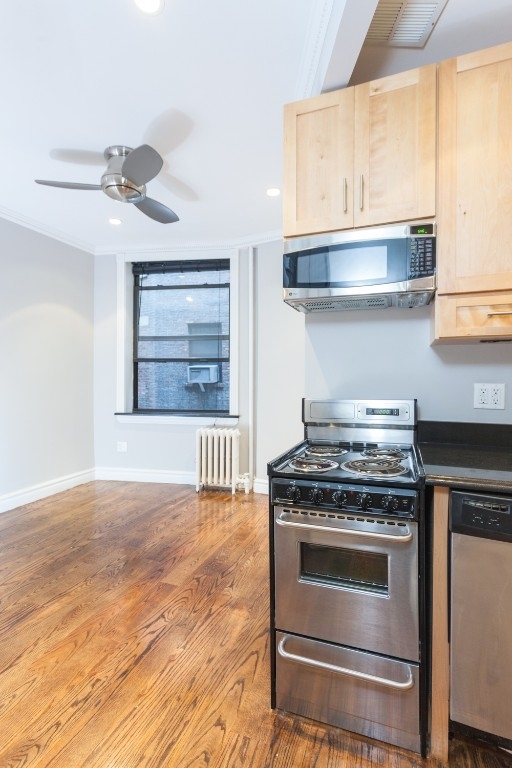 330 East 35th Street - Photo 2