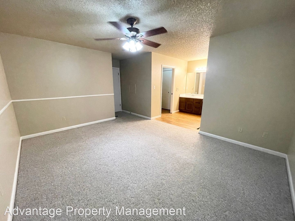 3012 Eastborough Drive - Photo 10