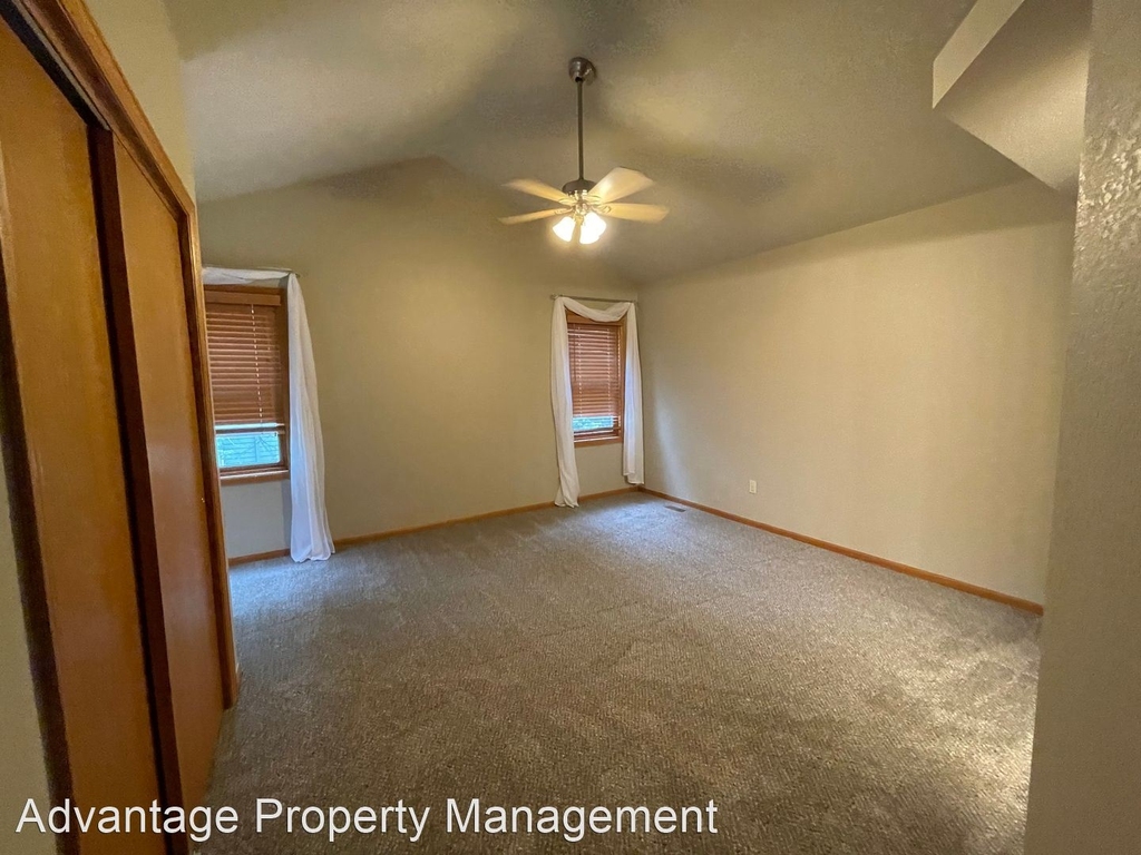 1112 White Oak Court - Photo 13