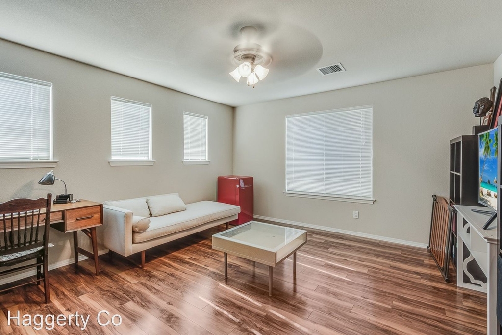 7637 Red Cedar - Photo 15