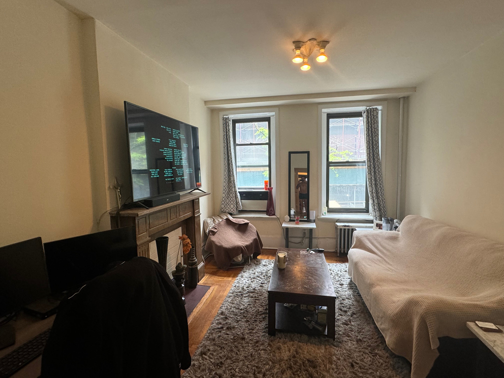 530 West 50th Street - Photo 0