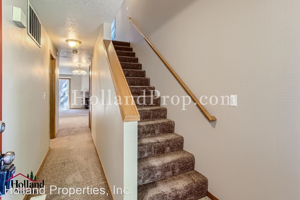 15466-70 Sw Donna Court - Photo 2