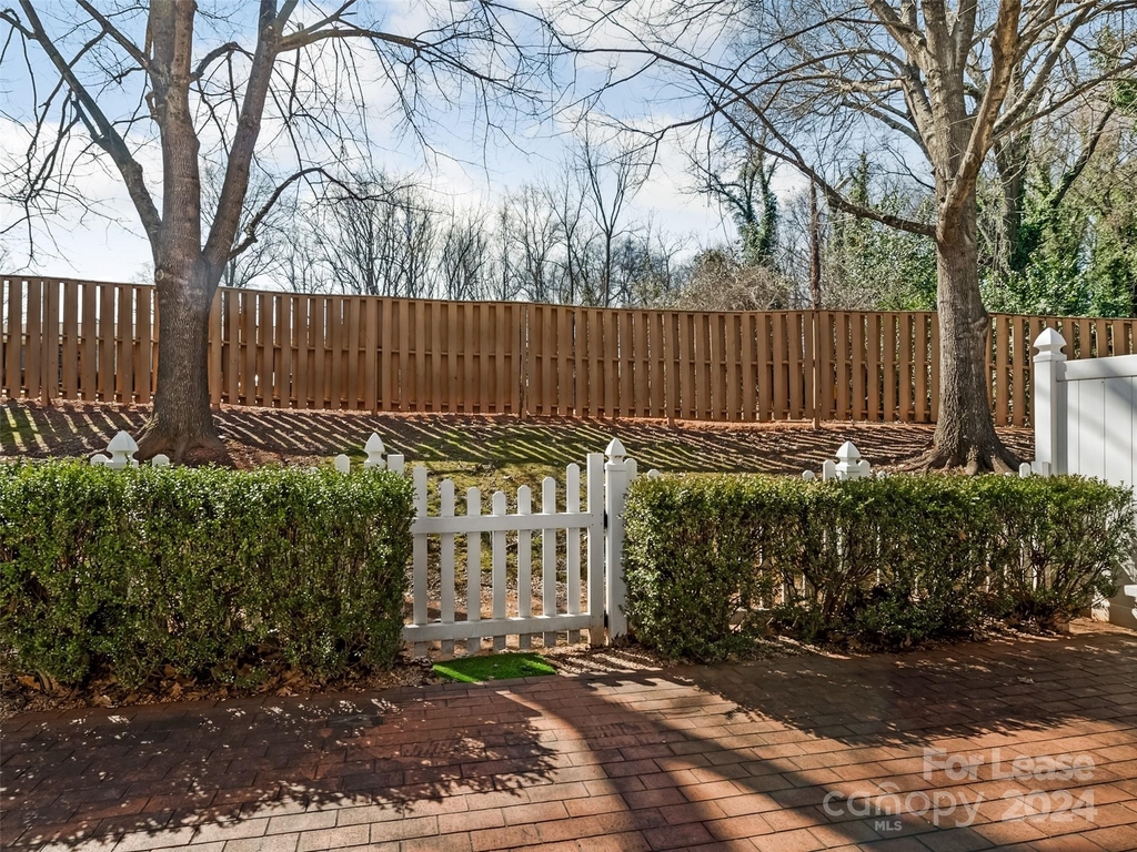 1010 Davant Lane - Photo 11