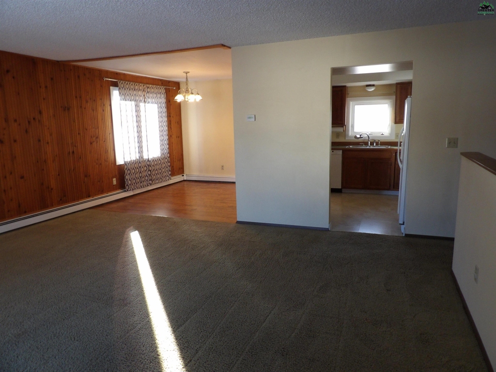 1737 Cottonwood Street - Photo 2