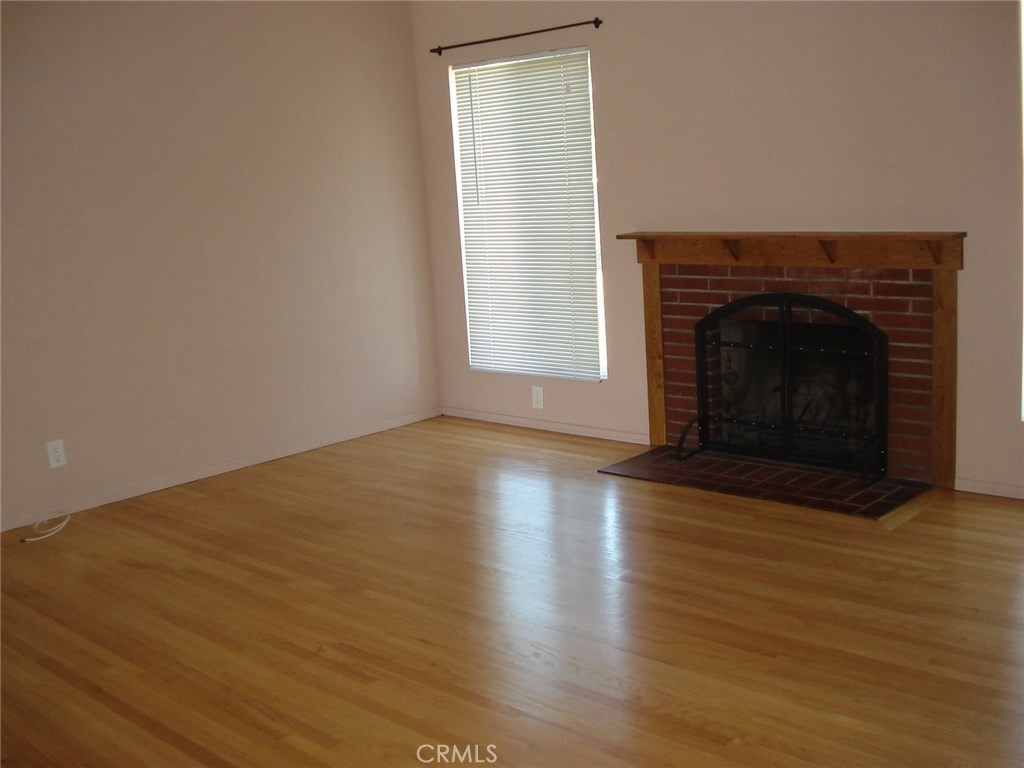 1333 E Kenwood Ave - Photo 2