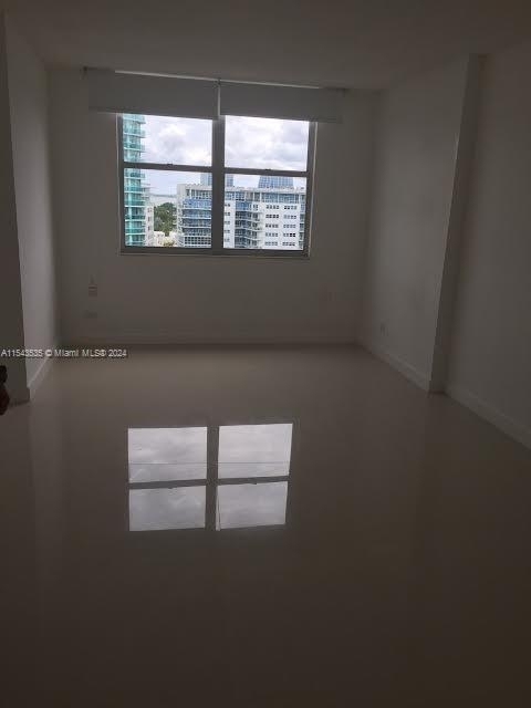 6039 Collins Ave - Photo 20