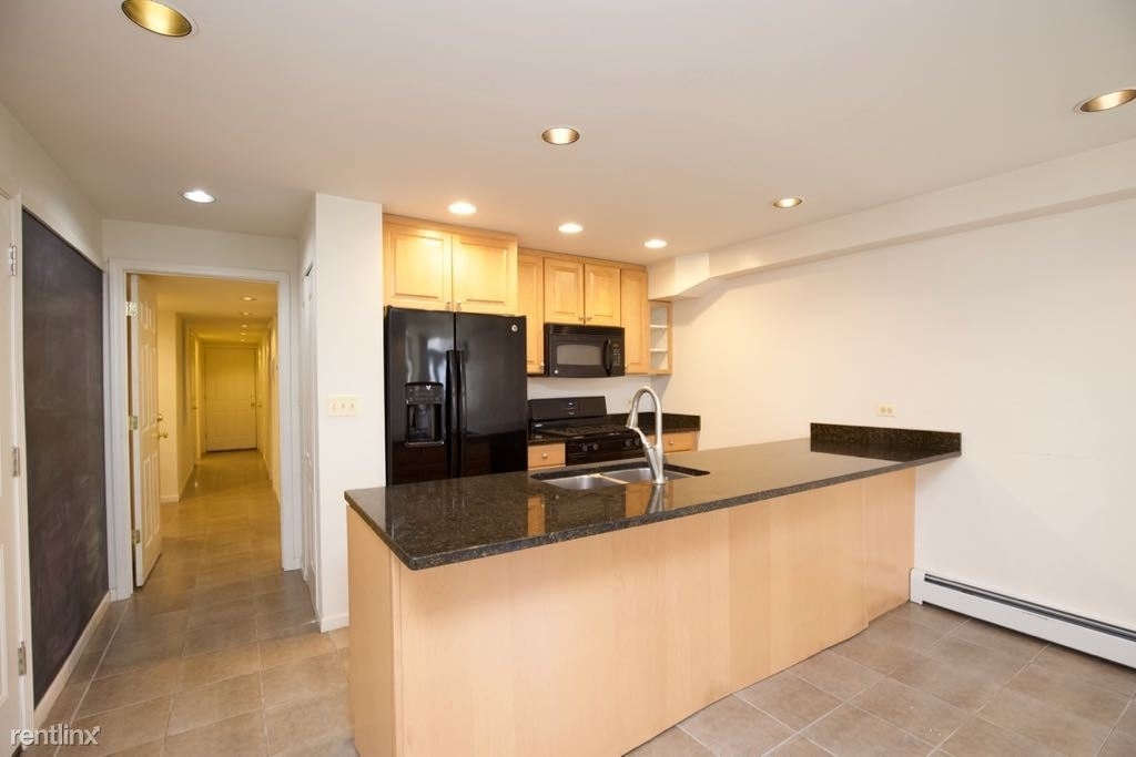 6717 N. Sheridan, Unit Abs1 - Photo 1