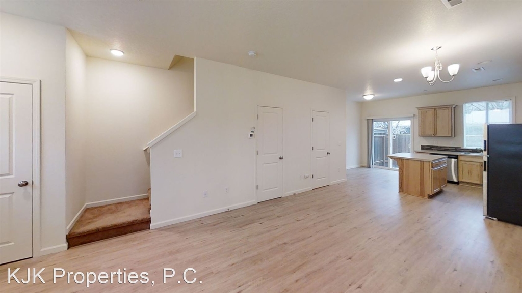 5808 Se 83rd Avenue - Photo 2