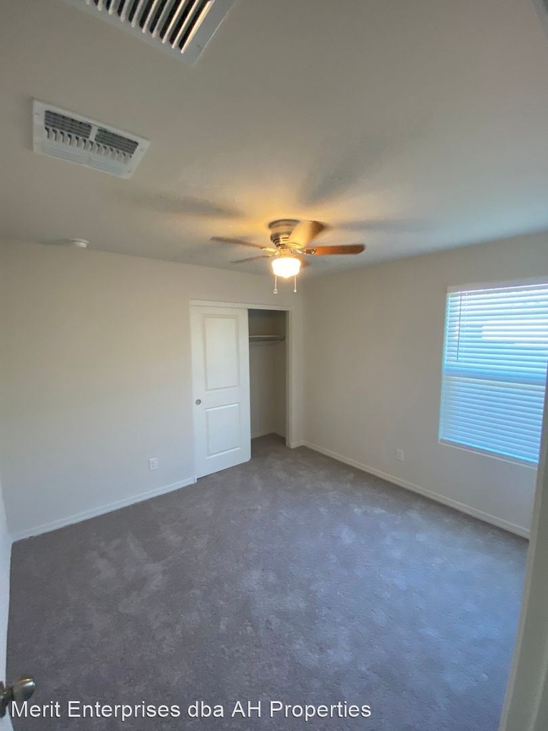 2042 E Julian Dr - Photo 4