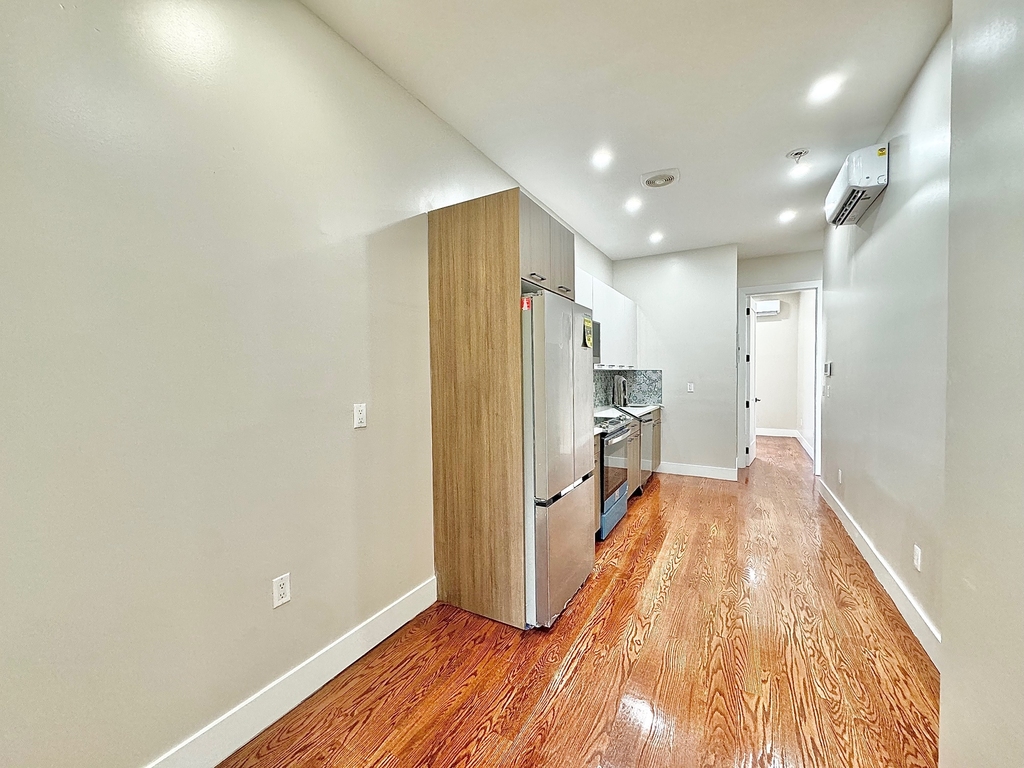1611 Hancock Street - Photo 0