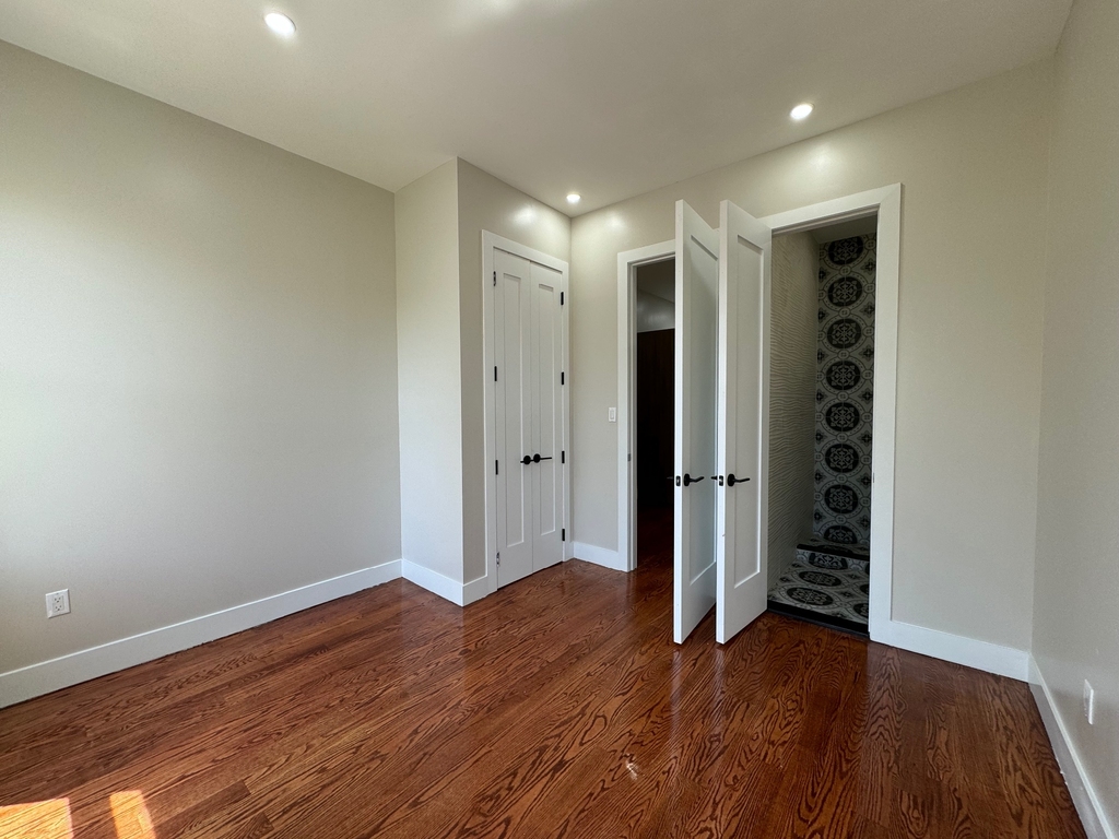 1611 Hancock Street - Photo 1