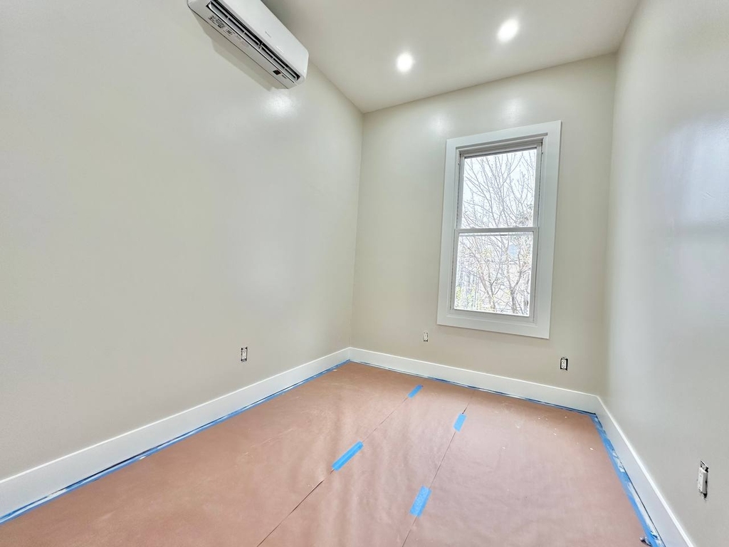 1611 Hancock Street - Photo 1